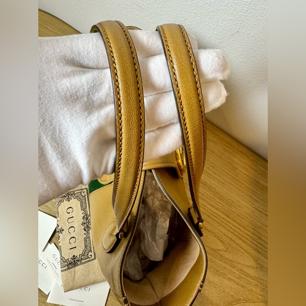 SOLD-GUCCI Dahlia Marmont Sherry line Medium Dahlia tote Beige/Tan - Picture 14 of 16